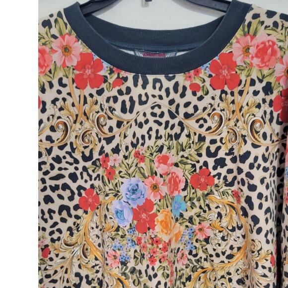 Johnny Was Sweatshirt Size Medium Cheetah High Low Crew Neck Floral Pullover Top - Picture 3 of 9